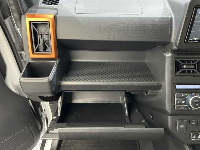 ダイハツ タフト G 富山県 2022(令4)年 2.4万km シャイニングホワイトパール ・純正ナビ（フルセグＴＶ・ＢＴ・ＦＭＡＭ・ＣＤＤＶＤ・ＳＤ・ＵＳＢ接続）/・バックカメラ　/・ＥＴＣ　/・前方ドラレコ　/・ガラスルーフ　/・衝突軽減ブレーキ　/・レーンキープアシスト　/・前後コーナーセンサー/・DN席シートヒーター/・スペアキー