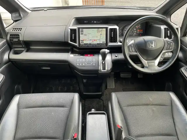 ホンダ ステップワゴン スパーダ Z クールスピリット 埼玉県 2014(平26)年 10.2万km プレミアムスパークルブラックパール (株)IDOMが運営する【じしゃロン川越店】の自社ローン専用車両になります。こちらは現金またはオートローンご利用時の価格です。自社ローンご希望の方は別途その旨お申付け下さい/純正ナビ VMX-VFNi/フルセグ/CD/DVD/AM/FM/バックカメラ/純正後席フリップダウンモニター/両側パワースライドドア/ハーフレザー/HIDヘッドライト/フォグ/パドルシフト/スマートキー（スペア×１）/クルーズコントロール/ビルトインETC/純正１７インチアルミホイール/ウインカーミラー/車両取扱説明書/保証書