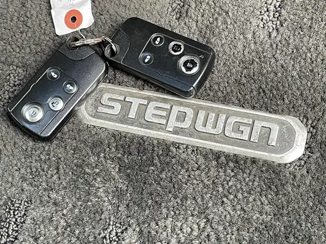 ホンダ ステップワゴン スパーダ Z クールスピリット 埼玉県 2014(平26)年 10.2万km プレミアムスパークルブラックパール (株)IDOMが運営する【じしゃロン川越店】の自社ローン専用車両になります。こちらは現金またはオートローンご利用時の価格です。自社ローンご希望の方は別途その旨お申付け下さい/純正ナビ VMX-VFNi/フルセグ/CD/DVD/AM/FM/バックカメラ/純正後席フリップダウンモニター/両側パワースライドドア/ハーフレザー/HIDヘッドライト/フォグ/パドルシフト/スマートキー（スペア×１）/クルーズコントロール/ビルトインETC/純正１７インチアルミホイール/ウインカーミラー/車両取扱説明書/保証書