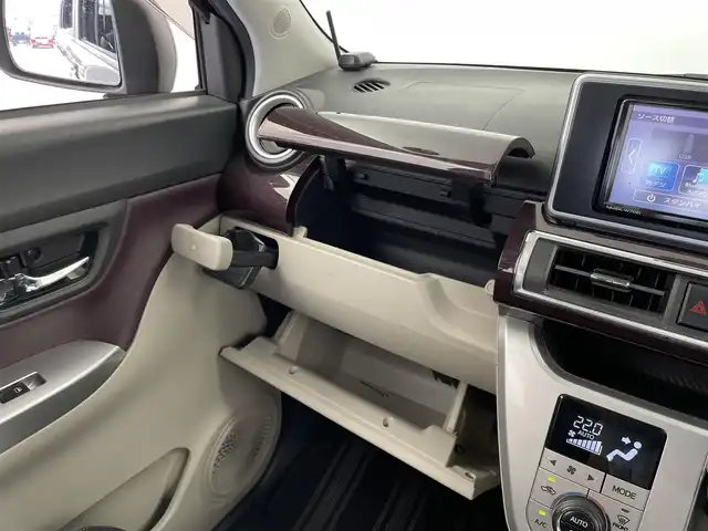 ダイハツ キャスト スタイル G ターボ VS SAⅢ 大分県 2019(令1)年 4.8万km ブラックマイカメタリック 純正７型ナビ　NMZK-W70D/(CD/DVD/BT/SD/フルセグTV)/全方位カメラ/スマートアシストIII/・衝突回避支援ブレーキ機能/・誤発進抑制制御機能/・車線逸脱警報機能/・先行車発進お知らせ機能/・コーナーセンサー/ＥＴＣ/プッシュスタート/スマートキー×２/純正ドライブレコーダー前方のみ/前席シートヒーター/オートハイビーム/純正フロアマット/シートリフター/電動格納ミラー/ドアバイザー/全席シートカバー