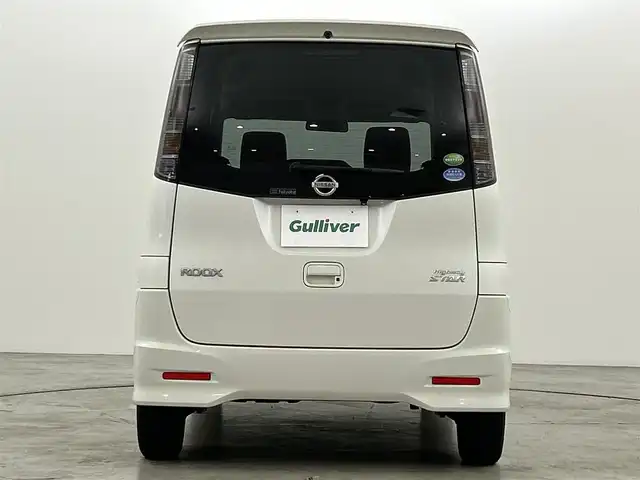 日産 ルークス ハイウェイスター 福岡県 2012(平24)年 7.7万km スノーパールホワイト 純正ＳＤナビ（ＢＴ，フルセグＴＶ）　/バックカメラ　/ＥＴＣ　/片側電動スライドドア　/プッシュスタート　/スマートキー　/電動格納式ドアミラー　/フォグランプ　/純正フロアマット　/純正１４インチアルミホイール