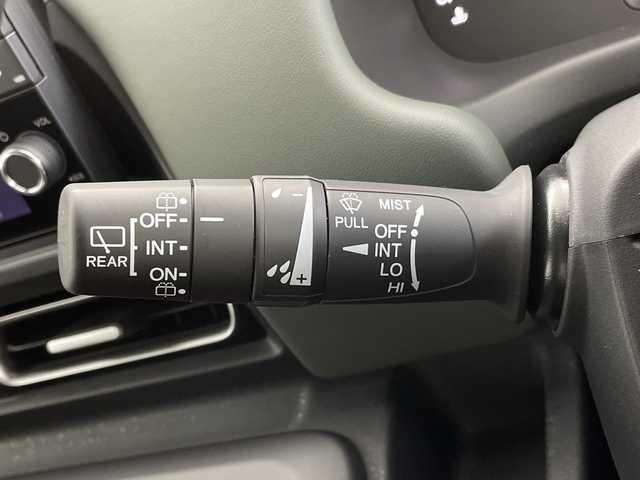 ホンダ フリード クロスター 新潟県 2024(令6)年 0.3万km プラチナホワイトパール 純正メモリナビ/（BT/FM/AM/フルセグTV）/バックカメラ/ステアリングスイッチ/ブラインドスポットモニター/前後ドライブレコーダー/両側パワースライドドア/ハーフレザーシート/シートヒーター/純正LEDオートヘッドライト/フォグライト/スペアキー/ETC