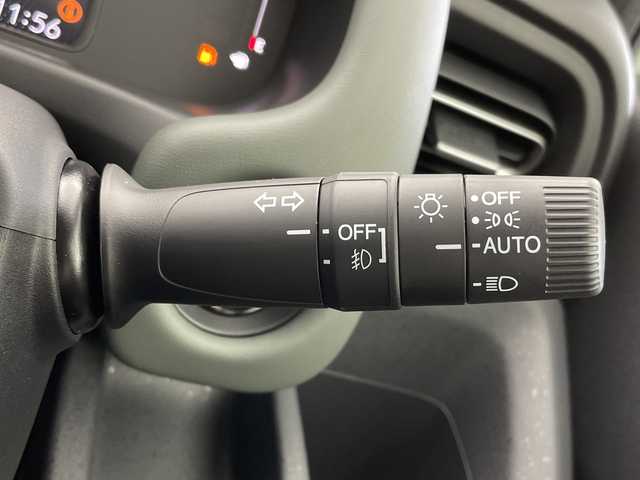 ホンダ フリード クロスター 新潟県 2024(令6)年 0.3万km プラチナホワイトパール 純正メモリナビ/（BT/FM/AM/フルセグTV）/バックカメラ/ステアリングスイッチ/ブラインドスポットモニター/前後ドライブレコーダー/両側パワースライドドア/ハーフレザーシート/シートヒーター/純正LEDオートヘッドライト/フォグライト/スペアキー/ETC