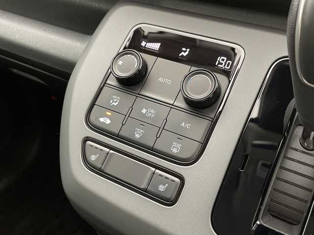 ホンダ フリード クロスター 新潟県 2024(令6)年 0.3万km プラチナホワイトパール 純正メモリナビ/（BT/FM/AM/フルセグTV）/バックカメラ/ステアリングスイッチ/ブラインドスポットモニター/前後ドライブレコーダー/両側パワースライドドア/ハーフレザーシート/シートヒーター/純正LEDオートヘッドライト/フォグライト/スペアキー/ETC