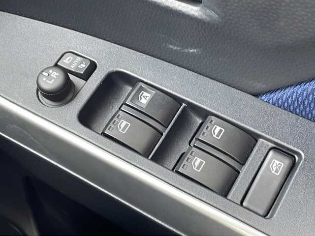 トヨタ タンク G－T 静岡県 2017(平29)年 6.4万km ブラックマイカ/マゼンダベリーメタリック 純正ナビ/地デジTV/純正CD/DVD/Bluetooth/両側パワースライドドア/衝突軽減ブレーキ/クルーズコントロール/LEDヘッドライト/オートハイビーム/オートライト/ドライブレコーダー