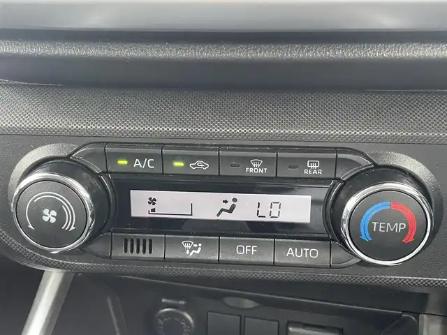 トヨタ ライズ G 熊本県 2022(令4)年 2万km ナチュラルベージュマイカM 純正9インチナビ/・AM/FM/CD/DVD/BT/SD/USB/・フルセグTV/全周囲カメラ/スマートアシスト/・衝突軽減ブレーキ/・車線逸脱警報機能/・先行車発進お知らせ/・標識認識機能/・ふらつき警報/ブラインドスポットモニター/オートハイビーム/前後ドライブレコーダー/ETC/電動パーキングブレーキ/オートホールドブレーキ/純正フロアマット/純正アルミホイール/電動格納ミラー/ウインカーミラー/プッシュスタート/スマートキー