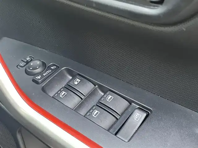 トヨタ ライズ G 熊本県 2022(令4)年 2万km ナチュラルベージュマイカM 純正9インチナビ/・AM/FM/CD/DVD/BT/SD/USB/・フルセグTV/全周囲カメラ/スマートアシスト/・衝突軽減ブレーキ/・車線逸脱警報機能/・先行車発進お知らせ/・標識認識機能/・ふらつき警報/ブラインドスポットモニター/オートハイビーム/前後ドライブレコーダー/ETC/電動パーキングブレーキ/オートホールドブレーキ/純正フロアマット/純正アルミホイール/電動格納ミラー/ウインカーミラー/プッシュスタート/スマートキー