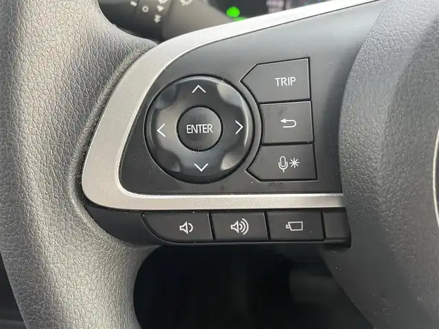 トヨタ ライズ G 熊本県 2022(令4)年 2万km ナチュラルベージュマイカM 純正9インチナビ/・AM/FM/CD/DVD/BT/SD/USB/・フルセグTV/全周囲カメラ/スマートアシスト/・衝突軽減ブレーキ/・車線逸脱警報機能/・先行車発進お知らせ/・標識認識機能/・ふらつき警報/ブラインドスポットモニター/オートハイビーム/前後ドライブレコーダー/ETC/電動パーキングブレーキ/オートホールドブレーキ/純正フロアマット/純正アルミホイール/電動格納ミラー/ウインカーミラー/プッシュスタート/スマートキー