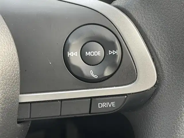 トヨタ ライズ G 熊本県 2022(令4)年 2万km ナチュラルベージュマイカM 純正9インチナビ/・AM/FM/CD/DVD/BT/SD/USB/・フルセグTV/全周囲カメラ/スマートアシスト/・衝突軽減ブレーキ/・車線逸脱警報機能/・先行車発進お知らせ/・標識認識機能/・ふらつき警報/ブラインドスポットモニター/オートハイビーム/前後ドライブレコーダー/ETC/電動パーキングブレーキ/オートホールドブレーキ/純正フロアマット/純正アルミホイール/電動格納ミラー/ウインカーミラー/プッシュスタート/スマートキー