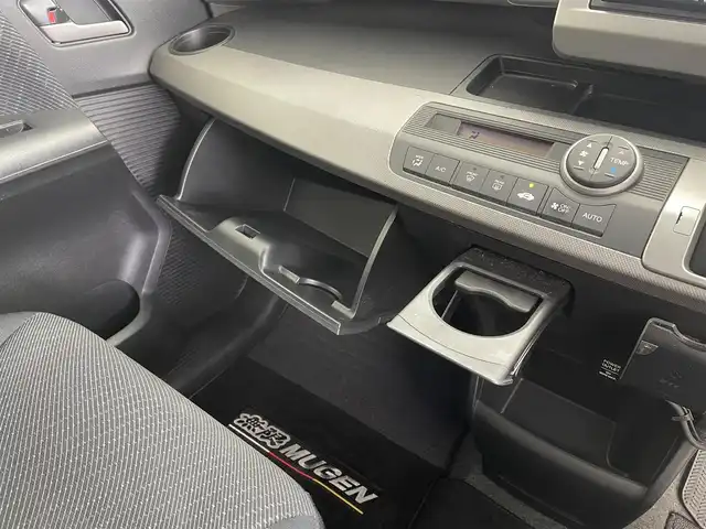 ホンダ フリード ハイブリット ジャストセレクション 大分県 2013(平25)年 9万km モダンスティールM 社外ナビ/バックカメラ/両側パワースライドドア/フリップダウンモニター/前後ドライブレコーダー/純正フロアマット/ETC/社外15インチアルミ/ドアバイザー/フルセグTV/ウィンカーミラー