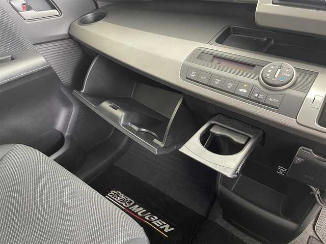 ホンダ フリード ハイブリット ジャストセレクション 大分県 2013(平25)年 9万km モダンスティールM 社外ナビ/バックカメラ/両側パワースライドドア/フリップダウンモニター/前後ドライブレコーダー/純正フロアマット/ETC/社外15インチアルミ/ドアバイザー/フルセグTV/ウィンカーミラー