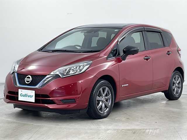 日産 ノート e－パワーX FOUR Bアロー 道央・札幌 2018(平30)年 7.3万km ガーネットレッド/スーパーブラック 2トーン ・4WD/・寒冷地仕様/・純正ナビ（TV＆CD＆DVD＆BT）/・全方位モニター/・フロントカメラ/・サイドカメラ/・エマージェンシーブレーキ/・レーンキープアシスト/・レーダークルーズコントロール/・ステアリングスイッチ/・デジタルインナーミラー/・ドアミラーヒーター/・スマートキー/・スペアキー/・オートライト/・LEDヘッドライト/・積込社外AW付スタッドレスタイヤ