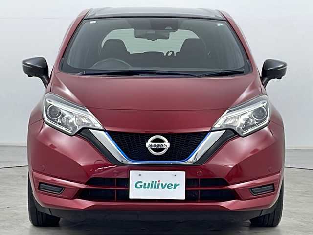 日産 ノート e－パワーX FOUR Bアロー 道央・札幌 2018(平30)年 7.3万km ガーネットレッド/スーパーブラック 2トーン ・4WD/・寒冷地仕様/・純正ナビ（TV＆CD＆DVD＆BT）/・全方位モニター/・フロントカメラ/・サイドカメラ/・エマージェンシーブレーキ/・レーンキープアシスト/・レーダークルーズコントロール/・ステアリングスイッチ/・デジタルインナーミラー/・ドアミラーヒーター/・スマートキー/・スペアキー/・オートライト/・LEDヘッドライト/・積込社外AW付スタッドレスタイヤ