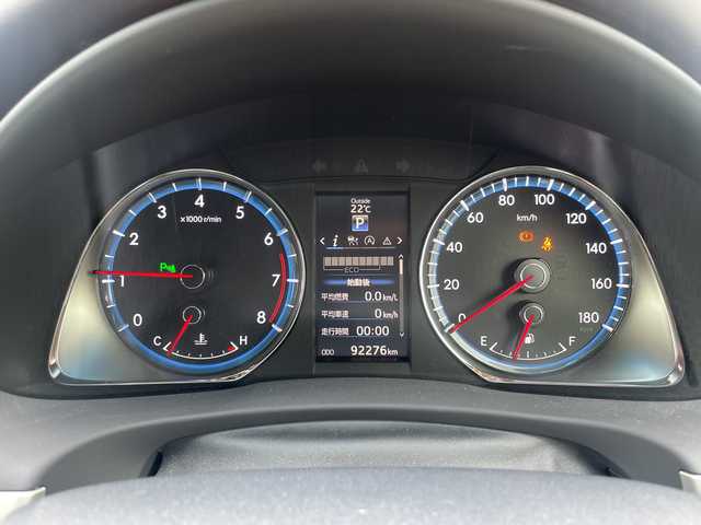 トヨタ ハリアー プレミアム スタイルモーヴ 三重県 2015(平27)年 9.3万km ホワイトパールクリスタルシャイン 登録時92276km/SR/ハーフレザーシート/禁煙車/ALPINEナビ/（AM/FM/TV/Bluetooth/CD/DVD/HDMI）/フルセグTV/バックカメラ/ETC/レーダークルコン/ステアリングスイッチ/オートライト/オートハイビーム/シートメモリー/パワーシート/シートヒーター/パワーバックドア/プリクラッシュセーフティ/レーンディパーチャーアラート/先行車発進お知らせ機能/コーナーセンサー/純正フロアマット/純正アルミ/スペアキー