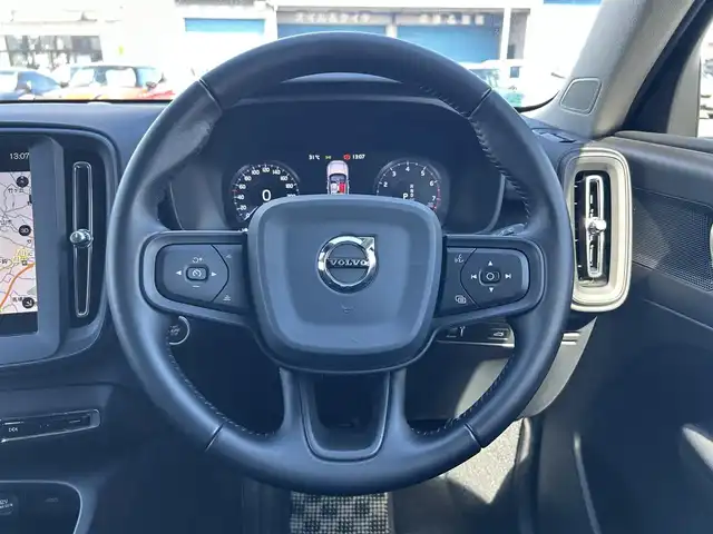ボルボ ＸＣ４０ T4 滋賀県 2020(令2)年 4.5万km アイスホワイト 全方位カメラ/クルーズコントロール/ETC/純正AW１７インチ/前後コーナーセンサー/前後ドライブレコーダー/LKA/CTA/BSM/パークアシスト/アイドリングストップ