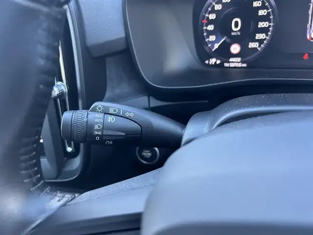 ボルボ ＸＣ４０ T4 滋賀県 2020(令2)年 4.5万km アイスホワイト 全方位カメラ/クルーズコントロール/ETC/純正AW１７インチ/前後コーナーセンサー/前後ドライブレコーダー/LKA/CTA/BSM/パークアシスト/アイドリングストップ