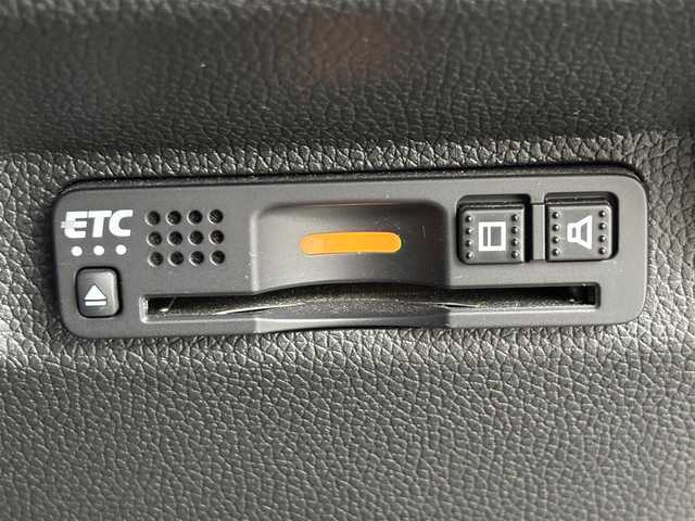 ホンダ フリード ハイブリット G ホンダセンシング 福岡県 2020(令2)年 2.8万km 黒 純正９型ナビ／フルセグＴＶ　/バックカメラ　/ビルトインＥＴＣ　/前方ドラレコ　/レーダークルコン　/コーナーセンサー　/衝突軽減ブレーキ　/レーンキープ　/両側電動スライドドア　/ハーフレザーシート　/シートヒーター　/LEDヘッドライト　/純正１５インチアルミホイール