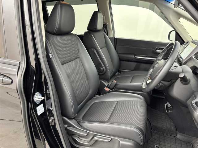 ホンダ フリード ハイブリット G ホンダセンシング 福岡県 2020(令2)年 2.8万km 黒 純正９型ナビ／フルセグＴＶ　/バックカメラ　/ビルトインＥＴＣ　/前方ドラレコ　/レーダークルコン　/コーナーセンサー　/衝突軽減ブレーキ　/レーンキープ　/両側電動スライドドア　/ハーフレザーシート　/シートヒーター　/LEDヘッドライト　/純正１５インチアルミホイール