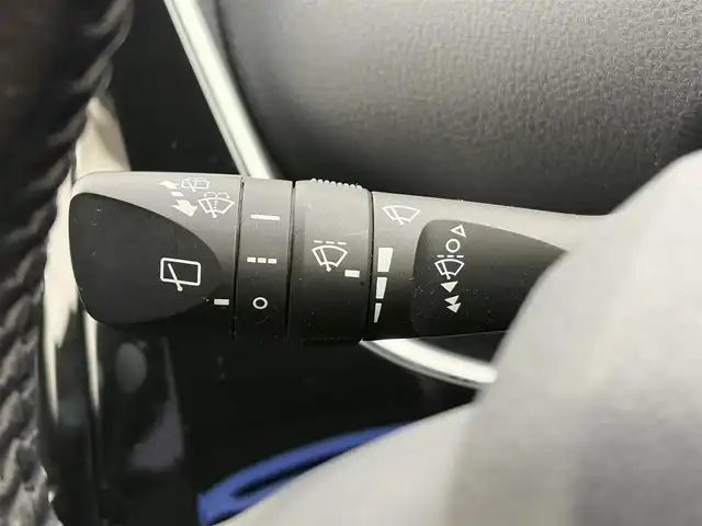 トヨタ プリウス S ツーリングセレクション 愛知県 2017(平29)年 10.2万km アティチュードブラックマイカ 純正ナビ/Bluetooth/フルセグTV/バックカメラ/レーダークルーズコントロール/衝突軽減ブレーキ/レーンキープアシスト/横滑り防止装置/オートライト/オートマチックハイビーム/LEDヘッドライト/LEDフォグランプ/ドライブレコーダー/ETC/シートヒーター/純正アルミホイール/純正フロアマット/プッシュスタート/スマートキー