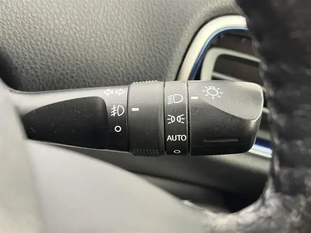 トヨタ プリウス S ツーリングセレクション 愛知県 2017(平29)年 10.2万km アティチュードブラックマイカ 純正ナビ/Bluetooth/フルセグTV/バックカメラ/レーダークルーズコントロール/衝突軽減ブレーキ/レーンキープアシスト/横滑り防止装置/オートライト/オートマチックハイビーム/LEDヘッドライト/LEDフォグランプ/ドライブレコーダー/ETC/シートヒーター/純正アルミホイール/純正フロアマット/プッシュスタート/スマートキー