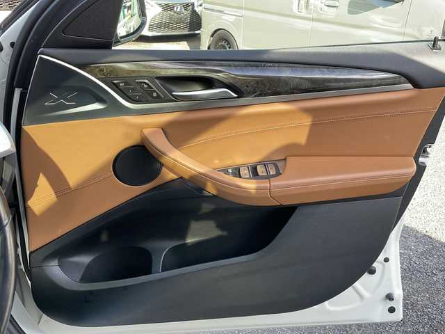 ＢＭＷ Ｘ４ xDrive 20d Mスポーツ 東京都 2020(令2)年 5.5万km アルピンホワイトⅢ 純正ナビ/フルセグTV/Apple Car Play/360度カメラ/置くだけ充電/ドライブレコーダー【前後】/サンフール/レザーシート/全席シートヒーター/インテリジェントセーフティ/アダクティブクルーズコントロール/レーンキープアシスト/ブラインドスポットモニター/シート・ステアリングヒーター/電動リアゲート/アダプティブLEDヘッドライト/ヘッドアップディスプレイ/ETC/オートマチックハイビーム/純正19インチAW