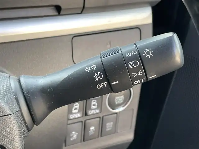 ダイハツ タント カスタム RS スマートセレ SA 滋賀県 2014(平26)年 4.2万km ブラックマイカメタリック 社外7インチナビ/【Bluetooth/CD/DVD/フルセグTV】/ALPINEフリップダウンモニター/両側パワースライドドア/バックカメラ/衝突軽減ブレーキ/LEDヘッドライト/オートライト/純正フロアマット/ドアバイザー/プッシュスタート/スマートキー