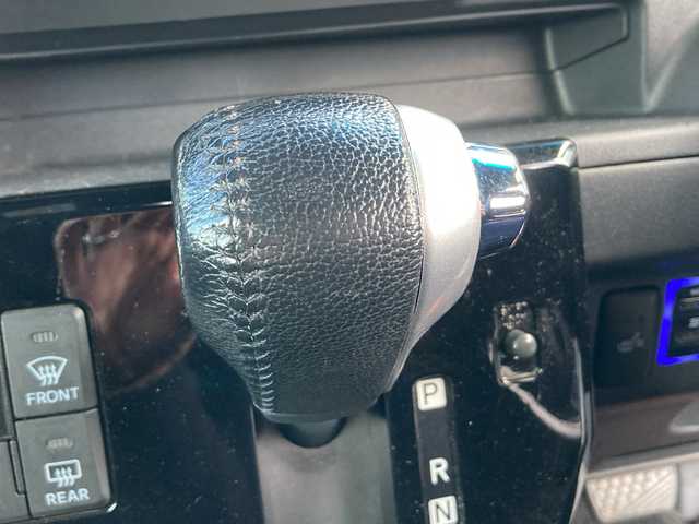 トヨタ ピクシスメガ GターボレジャーエディションSAⅢ 愛媛県 2018(平30)年 6.7万km ブラックマイカメタリック 社外KENWOODナビ（MDV-Z90S）/・Bluetooth/・CD/DVD USB端子/フルセグTV/バックカメラ/ビルドインETC/両側パワースライドドア/シートヒーター/純正フロアマット/純正15インチAW/シートヒーター/スマートアシストIII/衝突軽減装置/オートライト/スマートキー