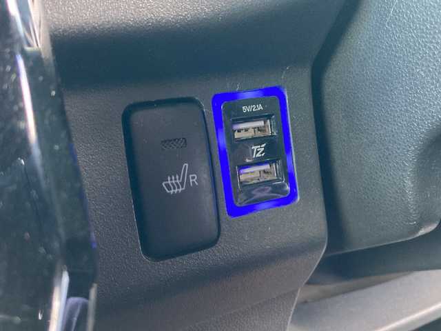 トヨタ ピクシスメガ GターボレジャーエディションSAⅢ 愛媛県 2018(平30)年 6.7万km ブラックマイカメタリック 社外KENWOODナビ（MDV-Z90S）/・Bluetooth/・CD/DVD USB端子/フルセグTV/バックカメラ/ビルドインETC/両側パワースライドドア/シートヒーター/純正フロアマット/純正15インチAW/シートヒーター/スマートアシストIII/衝突軽減装置/オートライト/スマートキー