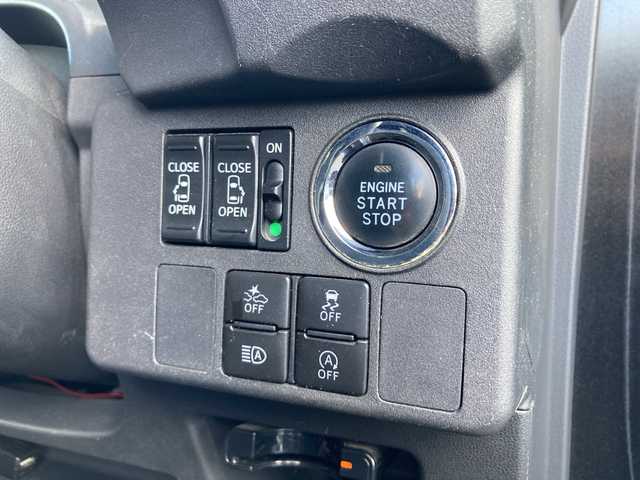 トヨタ ピクシスメガ GターボレジャーエディションSAⅢ 愛媛県 2018(平30)年 6.7万km ブラックマイカメタリック 社外KENWOODナビ（MDV-Z90S）/・Bluetooth/・CD/DVD USB端子/フルセグTV/バックカメラ/ビルドインETC/両側パワースライドドア/シートヒーター/純正フロアマット/純正15インチAW/シートヒーター/スマートアシストIII/衝突軽減装置/オートライト/スマートキー