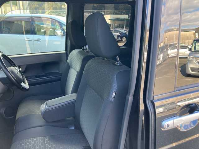 トヨタ ピクシスメガ GターボレジャーエディションSAⅢ 愛媛県 2018(平30)年 6.7万km ブラックマイカメタリック 社外KENWOODナビ（MDV-Z90S）/・Bluetooth/・CD/DVD USB端子/フルセグTV/バックカメラ/ビルドインETC/両側パワースライドドア/シートヒーター/純正フロアマット/純正15インチAW/シートヒーター/スマートアシストIII/衝突軽減装置/オートライト/スマートキー