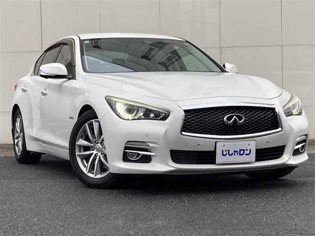 日産 スカイライン ハイブリッド 350GT Type P 埼玉県 2014(平26)年 12.4万km クリスタルホワイトパール (株)IDOMが運営する【じしゃロン熊谷店】の自社ローン専用車両になりますこちらは現金またはオートローンご利用時の価格です。自社ローンご希望の方は別途その旨お申付け下さい/純正メーカーOPナビ/フルセグTV/CD/DVD/BT/MSV/USB/AUX/ラジオ/全周囲カメラ/ビルトインETC/ステアリングスイッチ/ドライブレコーダー/クルーズコントロール/クリアランスソナー/レザーシート/前席パワーシート/前席シートヒーター/D席シートメモリ/テレスコピック/オートライト/LEDヘッドライト/フォグランプ/ウィンカーミラー/電動格納ミラー/プッシュスタート/スマートキー/保証書