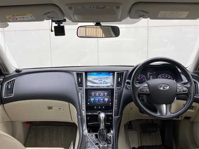 日産 スカイライン ハイブリッド 350GT Type P 埼玉県 2014(平26)年 12.4万km クリスタルホワイトパール (株)IDOMが運営する【じしゃロン熊谷店】の自社ローン専用車両になりますこちらは現金またはオートローンご利用時の価格です。自社ローンご希望の方は別途その旨お申付け下さい/純正メーカーOPナビ/フルセグTV/CD/DVD/BT/MSV/USB/AUX/ラジオ/全周囲カメラ/ビルトインETC/ステアリングスイッチ/ドライブレコーダー/クルーズコントロール/クリアランスソナー/レザーシート/前席パワーシート/前席シートヒーター/D席シートメモリ/テレスコピック/オートライト/LEDヘッドライト/フォグランプ/ウィンカーミラー/電動格納ミラー/プッシュスタート/スマートキー/保証書