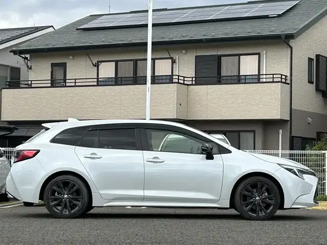 トヨタ カローラツーリング ハイブリッド ダブルバイビー 宮城県 2022(令4)年 5.5万km プラチナホワイトパールマイカ 純正メモリナビ/フルセグTV/AM/FM/Bluetooth/ブラインドスポットモニター/レーダークルーズコントロール/横滑り防止装置/プロアクティブドライビングアシスト/レーンキープアシスト/オートハイビーム/ハンドルヒーター/D/N席シートヒーター/バックカメラ/プッシュスタート/ビルトインETC/純正フロアマット/スマートキー/純正サマータイヤ