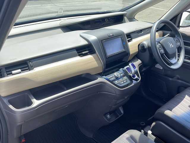 ホンダ フリード ハイブリット G 青森県 2017(平29)年 11.5万km クリスタルブラックパール 4WD/Cパッケージ/バックカメラ/片側パワースライドドア/純正エンジンスターター/前席シートヒーター/クルーズコントロール/ビルトインETC/ワイパーデアイサー/スマートキー/プッシュスタート/オートライト/LEDヘッドライト/純正15インチアルミ