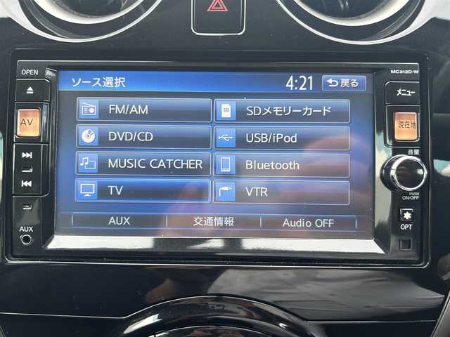 日産 ノート メダリスト 福島県 2013(平25)年 4.1万km ダークメタルグレー 純正SDナビ　　　　　　　　　　　（CD/DVD/FM.AM/TV/BT/USB/iPod/AUX)/バックカメラ（全方位）/プッシュスタート/アイドリングストップ/電格ミラー/オートライト/純正フロアマット/純正ドアバイザー/サマータイヤAW４本セット付き