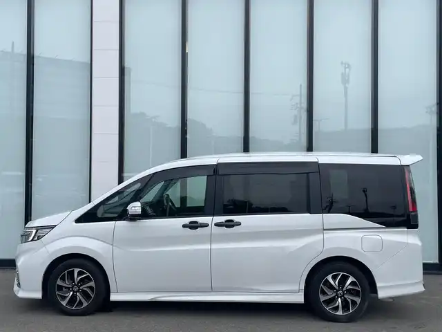 ホンダ ステップワゴン スパーダ ホンダセンシング 大阪府 2020(令2)年 3.3万km プラチナホワイトパール 社外ナビ/バックモニター/BT/ETC/SD/TV/両側電動パワースライドドア /前方ドライブレコーダー /スマートキー /ターボ/ホンダセンシング/衝突軽減システム /エアロパーツ /プッシュスタート/アイドリングストップ/電動格納サードシート/LED