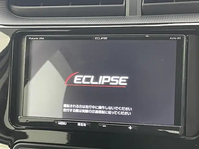 トヨタ アクア S 岡山県 2019(令1)年 7万km スーパーホワイトⅡ トヨタセーフティーセンス/社外SDナビ(AVN-R9)/(CD/DVD/フルセグ/Bluetooth)/衝突軽減ブレーキ/ビルトインETC/バックカメラ/コーナーセンサー（前後）/オートハイビーム/アイドリングストップ/純正フロアマット/踏み間違い防止/ISOFIX/ステアリングスイッチ/チルトステアリング/シートリフター/ウインカーミラー/ドアバイザー/リモコンキー/スペアキー