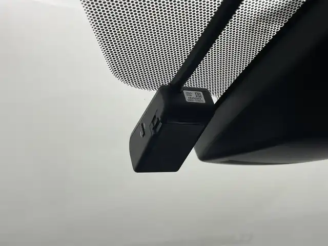 トヨタ アクア S 岡山県 2019(令1)年 7万km スーパーホワイトⅡ トヨタセーフティーセンス/社外SDナビ(AVN-R9)/(CD/DVD/フルセグ/Bluetooth)/衝突軽減ブレーキ/ビルトインETC/バックカメラ/コーナーセンサー（前後）/オートハイビーム/アイドリングストップ/純正フロアマット/踏み間違い防止/ISOFIX/ステアリングスイッチ/チルトステアリング/シートリフター/ウインカーミラー/ドアバイザー/リモコンキー/スペアキー