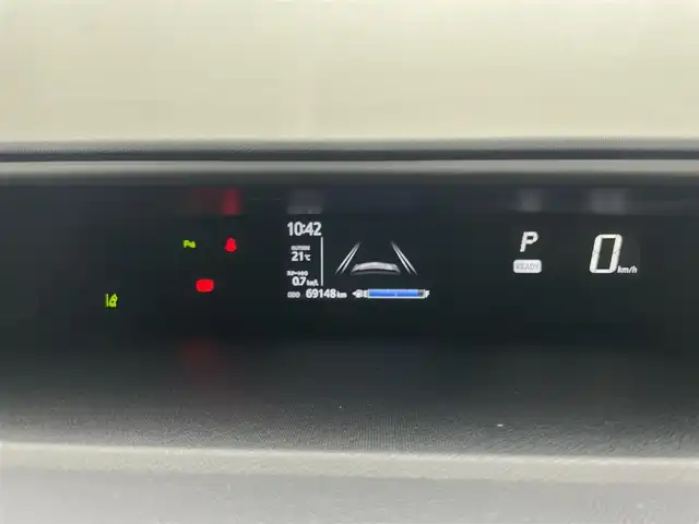 トヨタ アクア S 岡山県 2019(令1)年 7万km スーパーホワイトⅡ トヨタセーフティーセンス/社外SDナビ(AVN-R9)/(CD/DVD/フルセグ/Bluetooth)/衝突軽減ブレーキ/ビルトインETC/バックカメラ/コーナーセンサー（前後）/オートハイビーム/アイドリングストップ/純正フロアマット/踏み間違い防止/ISOFIX/ステアリングスイッチ/チルトステアリング/シートリフター/ウインカーミラー/ドアバイザー/リモコンキー/スペアキー