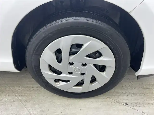 トヨタ アクア S 岡山県 2019(令1)年 7万km スーパーホワイトⅡ トヨタセーフティーセンス/社外SDナビ(AVN-R9)/(CD/DVD/フルセグ/Bluetooth)/衝突軽減ブレーキ/ビルトインETC/バックカメラ/コーナーセンサー（前後）/オートハイビーム/アイドリングストップ/純正フロアマット/踏み間違い防止/ISOFIX/ステアリングスイッチ/チルトステアリング/シートリフター/ウインカーミラー/ドアバイザー/リモコンキー/スペアキー