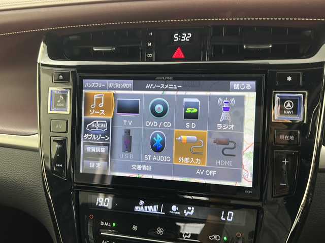 トヨタ ハリアー プレミアム 宮城県 2017(平29)年 8.1万km ブラック Toyota Safety Sense /・プリクラッシュセーフティ/・レーンディパーチャーアラート/・オートマチックハイビーム/電動リアゲート/純正9インチナビ/・BT.CD.DVD/バックカメラ/フルセグTV/ハーフレザーシート/D席パワーシート/ビルトインETC/革巻きステアリング/ステアリングスイッチ/プッシュスタート/スマートキー/LEDヘッドライト/LEDフォグライト/社外フロアマット/純正18インチAW/純正ドアバイザー/横滑り防止