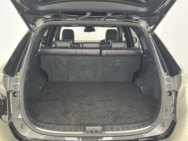 トヨタ ハリアー プレミアム 宮城県 2017(平29)年 8.1万km ブラック Toyota Safety Sense /・プリクラッシュセーフティ/・レーンディパーチャーアラート/・オートマチックハイビーム/電動リアゲート/純正9インチナビ/・BT.CD.DVD/バックカメラ/フルセグTV/ハーフレザーシート/D席パワーシート/ビルトインETC/革巻きステアリング/ステアリングスイッチ/プッシュスタート/スマートキー/LEDヘッドライト/LEDフォグライト/社外フロアマット/純正18インチAW/純正ドアバイザー/横滑り防止