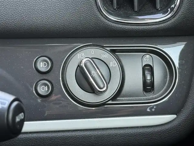 ＭＩＮＩ ミニ クロスオーバー クーパー SD オール4 静岡県 2018(平30)年 7.5万km シルバー 電動リアゲート/MINIコネクト/(BT/USB)/インテリジェントセーフティ/バックカメラ/ACC/シートヒーター/スマートキー/ETC/ドライブレコーダー/フロアマット/純正18インチアルミホイール/フロントフォグランプ