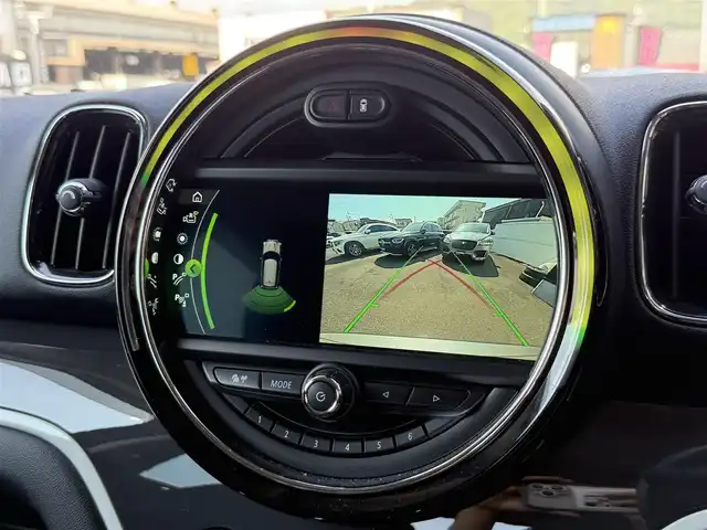 ＭＩＮＩ ミニ クロスオーバー クーパー SD オール4 静岡県 2018(平30)年 7.5万km シルバー 電動リアゲート/MINIコネクト/(BT/USB)/インテリジェントセーフティ/バックカメラ/ACC/シートヒーター/スマートキー/ETC/ドライブレコーダー/フロアマット/純正18インチアルミホイール/フロントフォグランプ