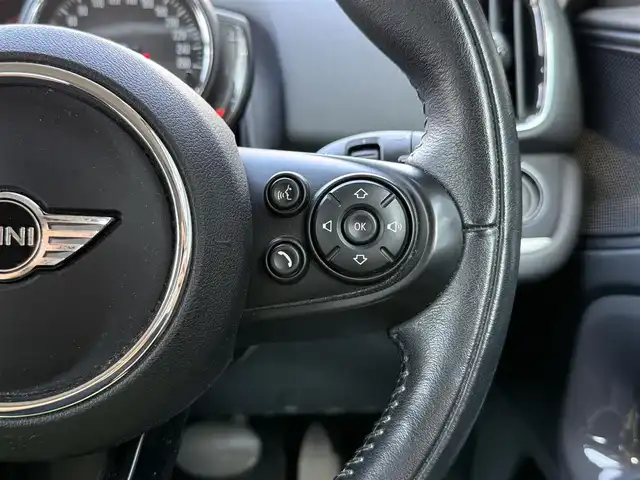 ＭＩＮＩ ミニ クロスオーバー クーパー SD オール4 静岡県 2018(平30)年 7.5万km シルバー 電動リアゲート/MINIコネクト/(BT/USB)/インテリジェントセーフティ/バックカメラ/ACC/シートヒーター/スマートキー/ETC/ドライブレコーダー/フロアマット/純正18インチアルミホイール/フロントフォグランプ