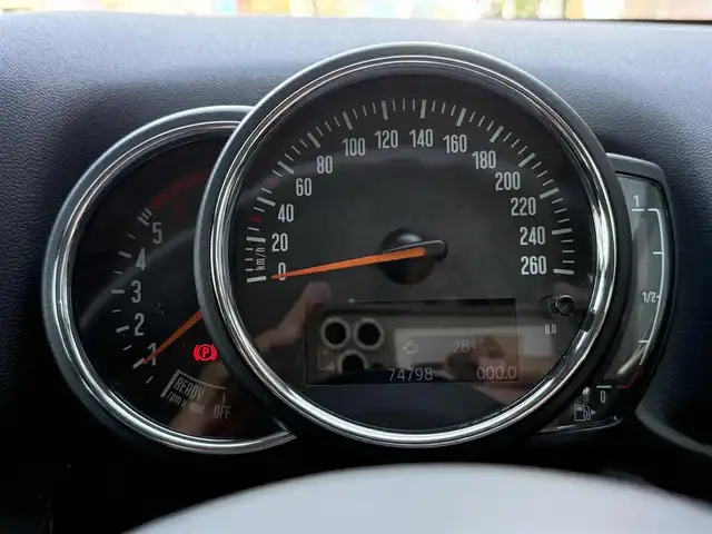 ＭＩＮＩ ミニ クロスオーバー クーパー SD オール4 静岡県 2018(平30)年 7.5万km シルバー 電動リアゲート/MINIコネクト/(BT/USB)/インテリジェントセーフティ/バックカメラ/ACC/シートヒーター/スマートキー/ETC/ドライブレコーダー/フロアマット/純正18インチアルミホイール/フロントフォグランプ