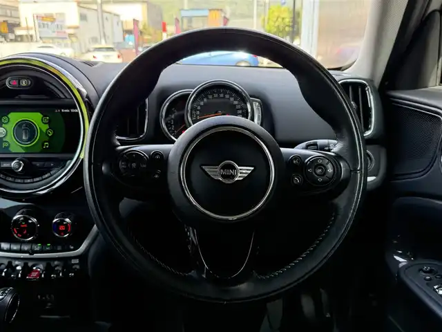 ＭＩＮＩ ミニ クロスオーバー クーパー SD オール4 静岡県 2018(平30)年 7.5万km シルバー 電動リアゲート/MINIコネクト/(BT/USB)/インテリジェントセーフティ/バックカメラ/ACC/シートヒーター/スマートキー/ETC/ドライブレコーダー/フロアマット/純正18インチアルミホイール/フロントフォグランプ