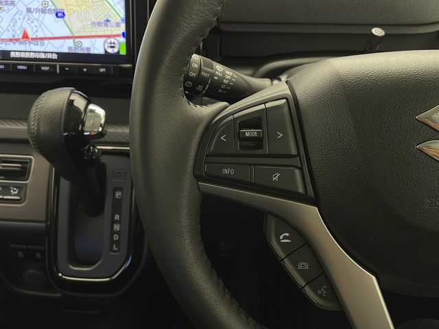 スズキ ソリオ バンディット HV MV 長野県 2022(令4)年 3.1万km ピュアホワイトP 4WD/純正SDナビ/Bluetooth／CD／DVD／フルセグTV/全方位カメラ/ビルトインETC2.0/純正前後ドラレコ/後席モニター（アルパイン）/前席シートヒーター/横滑り防止装置/衝突被害軽減システム/レーンキープアシスト/純正15インチAW装着/純正フロアマット/純正ドアバイザー/前後コーナーセンサー/両側パワスラ/クルーズコントロール（追従走行有）/LEDヘッドライト/スマートキー
