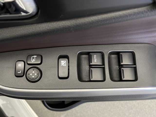 スズキ ソリオ バンディット HV MV 長野県 2022(令4)年 3.1万km ピュアホワイトP 4WD/純正SDナビ/Bluetooth／CD／DVD／フルセグTV/全方位カメラ/ビルトインETC2.0/純正前後ドラレコ/後席モニター（アルパイン）/前席シートヒーター/横滑り防止装置/衝突被害軽減システム/レーンキープアシスト/純正15インチAW装着/純正フロアマット/純正ドアバイザー/前後コーナーセンサー/両側パワスラ/クルーズコントロール（追従走行有）/LEDヘッドライト/スマートキー