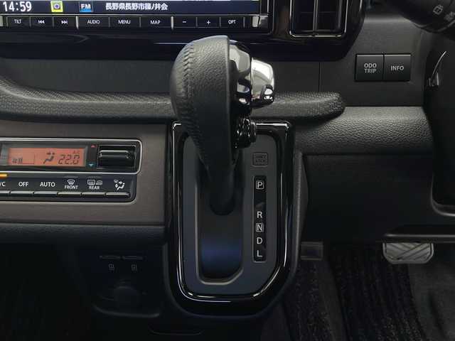 スズキ ソリオ バンディット HV MV 長野県 2022(令4)年 3.1万km ピュアホワイトP 4WD/純正SDナビ/Bluetooth／CD／DVD／フルセグTV/全方位カメラ/ビルトインETC2.0/純正前後ドラレコ/後席モニター（アルパイン）/前席シートヒーター/横滑り防止装置/衝突被害軽減システム/レーンキープアシスト/純正15インチAW装着/純正フロアマット/純正ドアバイザー/前後コーナーセンサー/両側パワスラ/クルーズコントロール（追従走行有）/LEDヘッドライト/スマートキー